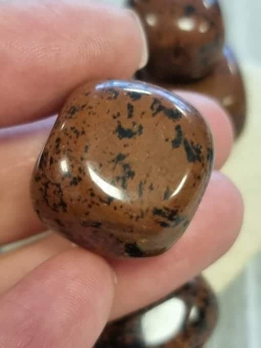Kırmızı Obsidyen Tamburlanmış Doğal Taş