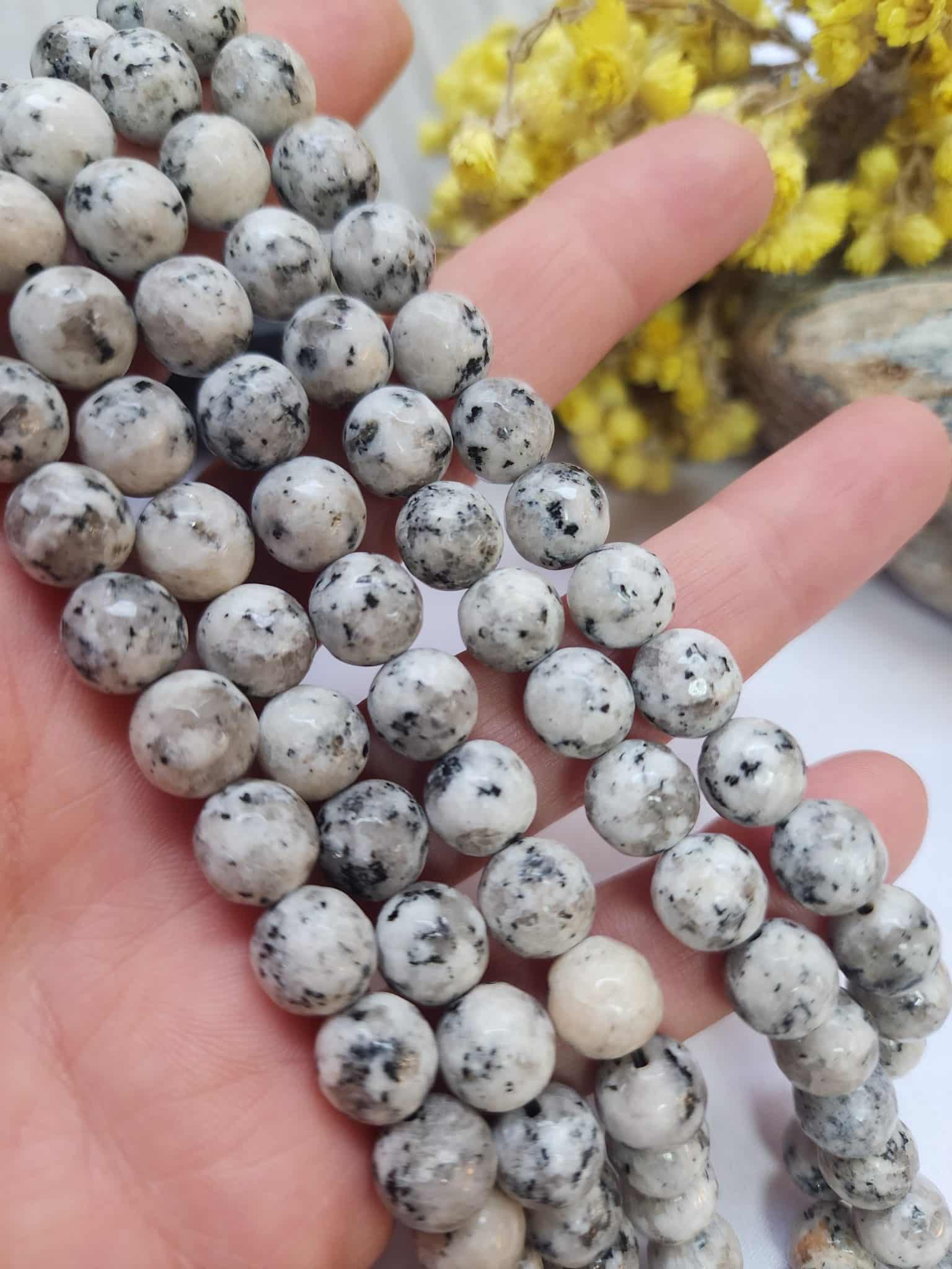 10 MM Faset Benekli Beyaz Ceyt Kuvars Taşı