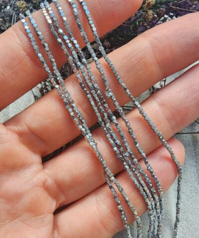 1,5x1,5 MM Köşesiz Küp Hematit Taşı