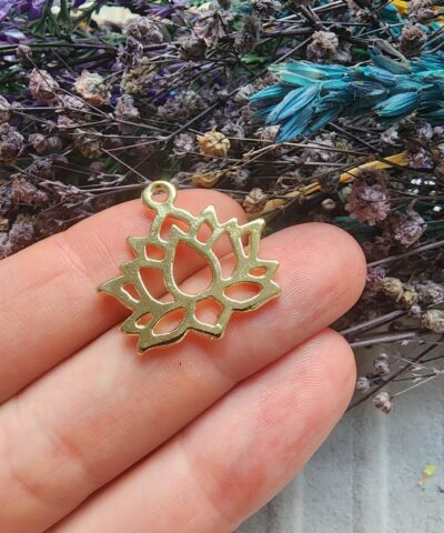 3 Cm Orta Boy Lotus Cicegi 501