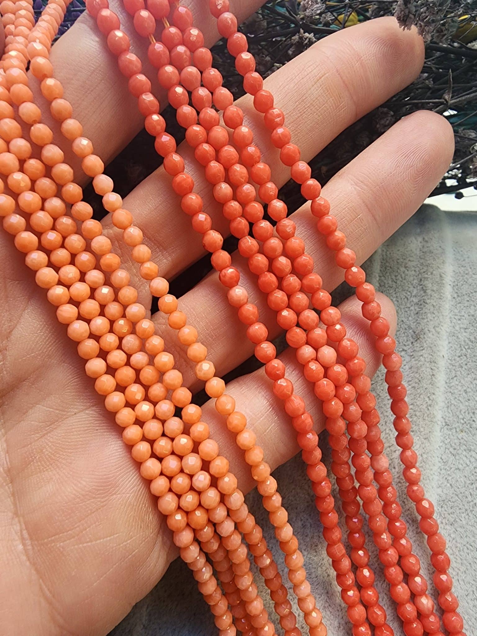 3.5 MM Fasetli Küre Mercan Doğal Taşı