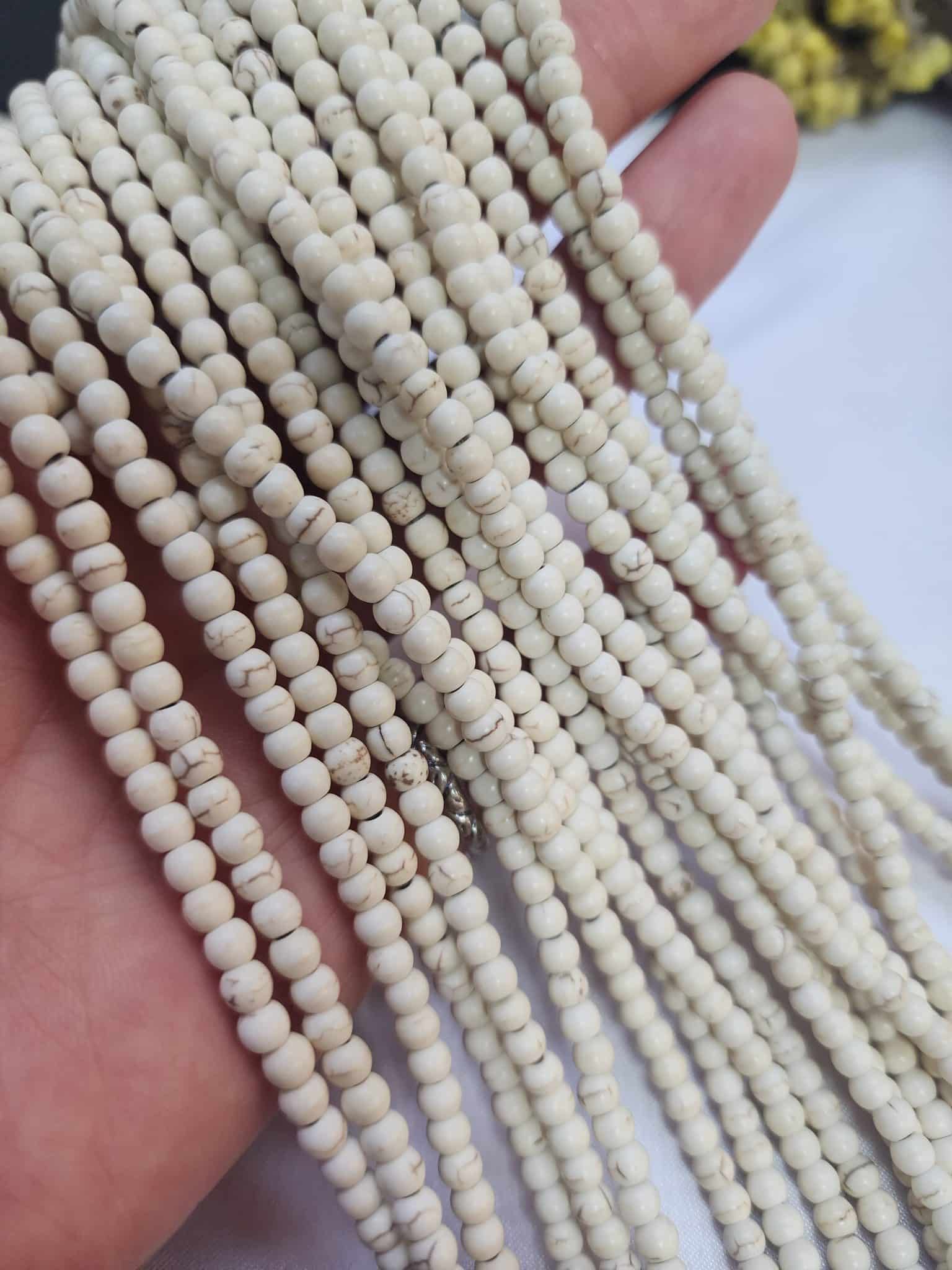 4 MM Beyaz Turkuaz Ceyt Kuvars Taşı