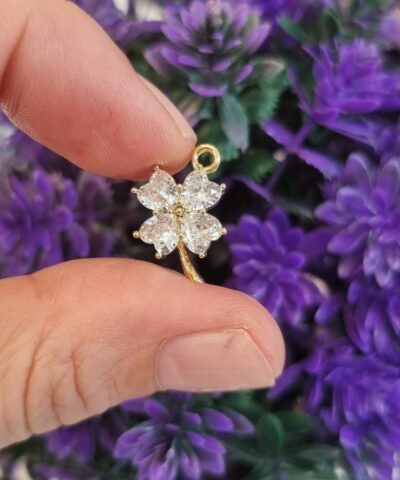 4 Yaprakli Sans Yoncasi Beyaz 2