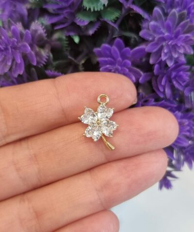 4 Yaprakli Sans Yoncasi Beyaz 3