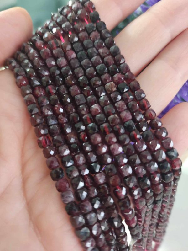 4x4 MM Küp Granat Lal Taşı
