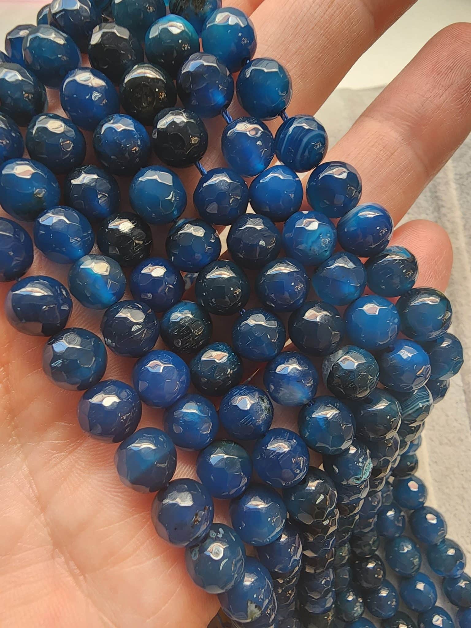 8 Mm Faset Saks Mavisi Akik Tasi