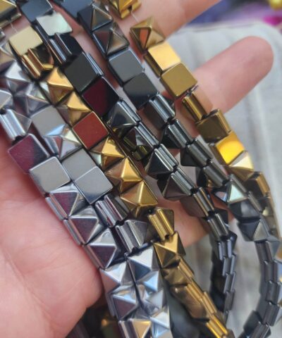8x8 Mm Kare Piramit Makrome Hematit Dogal Tas