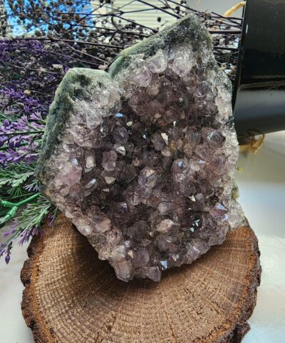 Ametist Ham Kayaç Kristalleri Kütlesi