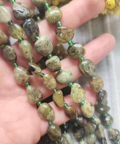 Amorf Yeşil Granat Taşı