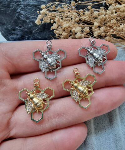 Bal Arisi Zirkon Tasli Kolye Ucu