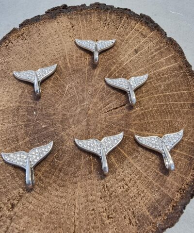 Balina Kuyrugu Gumus Tasli Kolye Ucu