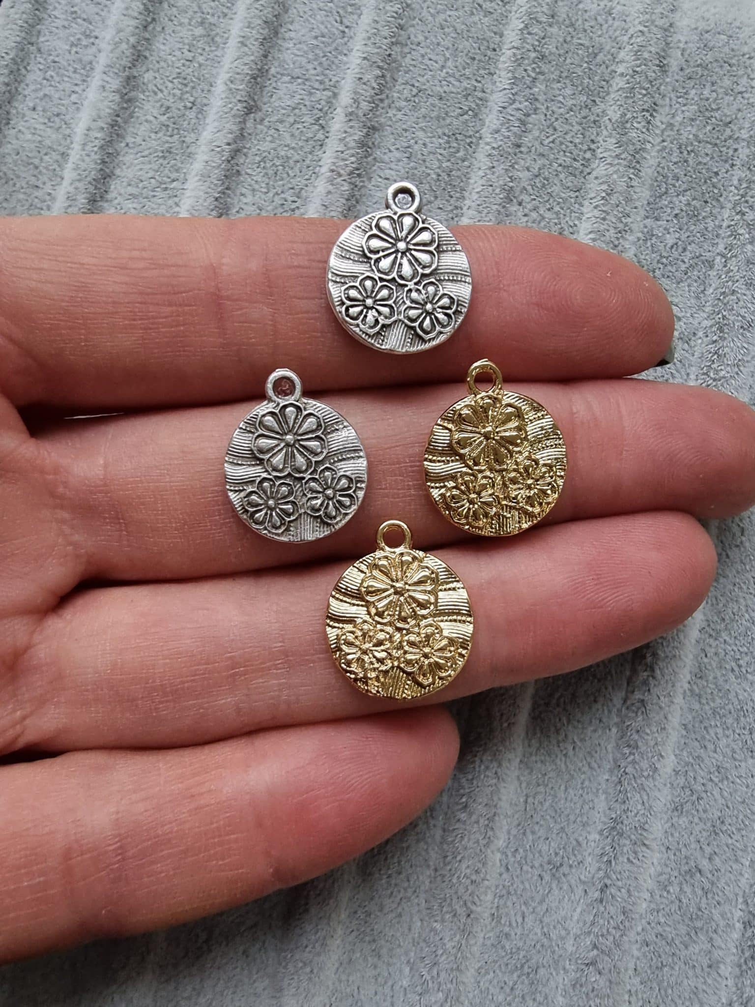 Cicekler Kolye Ucu 3