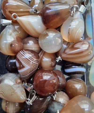 Damla Dogal Tas Kolye Ucu Kahve Akik