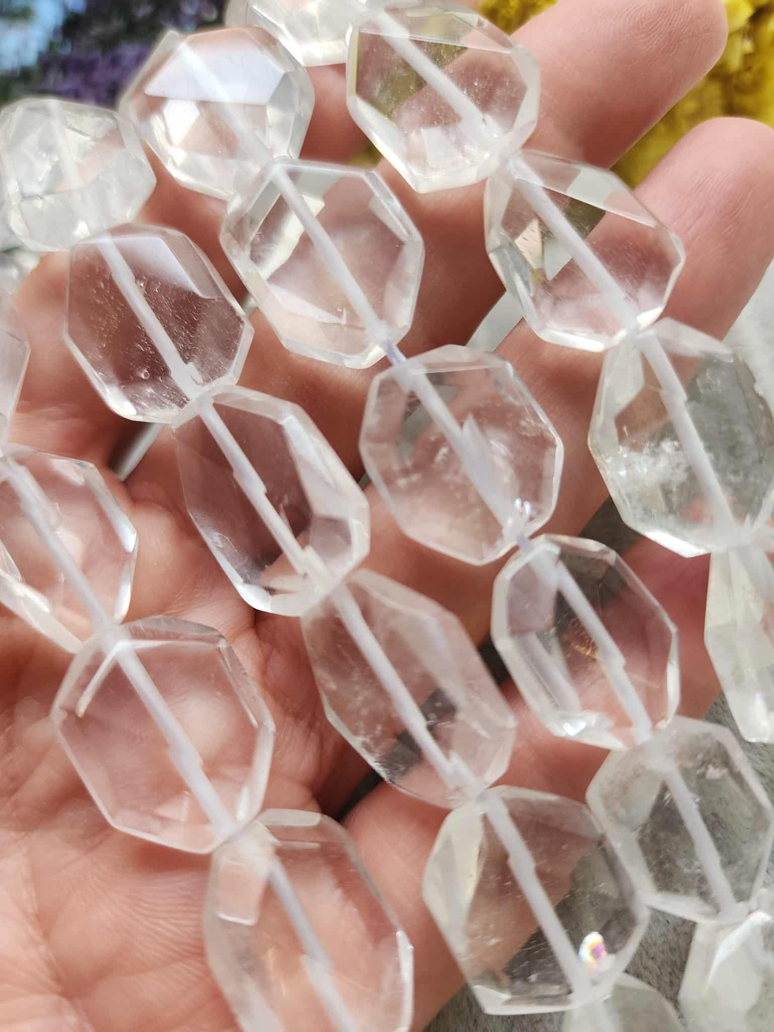 Damla Piramit Kristal Kuvars Tasi 3