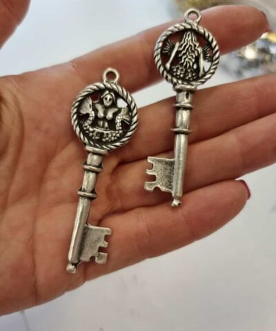 Deniz Kizi Anahtar Madayon Dokum Kolye Ucu