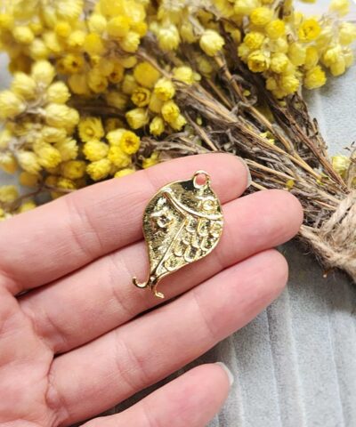 Desenli Balık Kolye Ucu - Gold