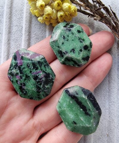 Elmas Kesim Rubi Zeosit Dogal Tasi