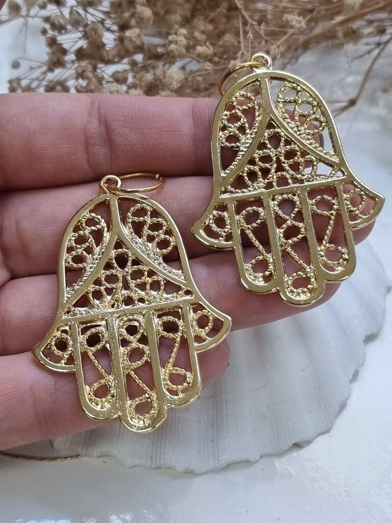 Fatma Ana Eli Kolye Ucu 3