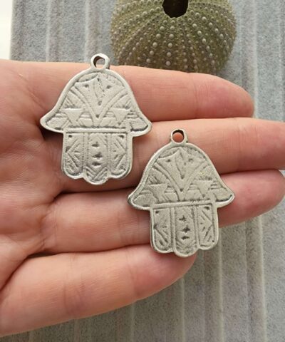 Fatma Eli Zamak Dokum Kolye Ucu 2