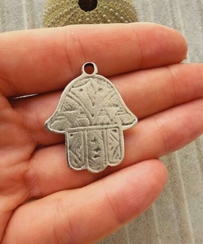 Fatma Eli Zamak Dokum Kolye Ucu 3