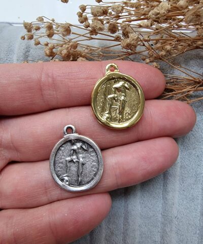 Futbolcu Kabartmali Kolye Ucu