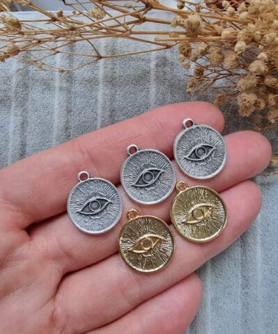 Goz Cizgili Zamak Dokum Kolye Ucu Scaled