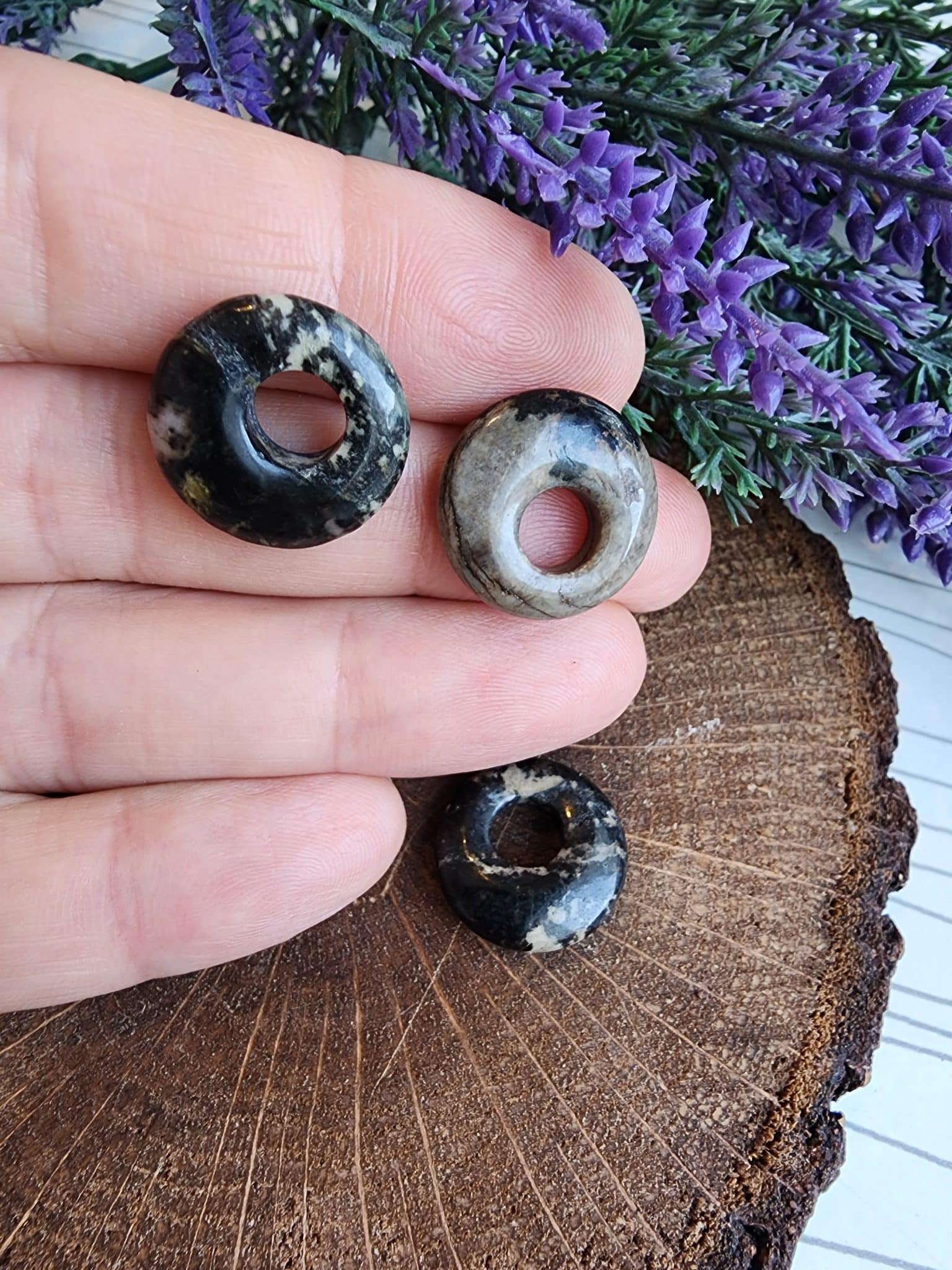 Halka Rodonit Dogal Tas Kolye Ucu