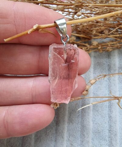 Ham Kutle Dogal Tas Kolye Ucu Gul Kuvars