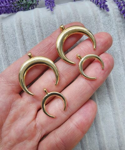 Hilal Sekilli Kararmaz Taki Malzemesi Gold 2