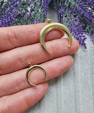 Hilal Sekilli Kararmaz Taki Malzemesi Gold