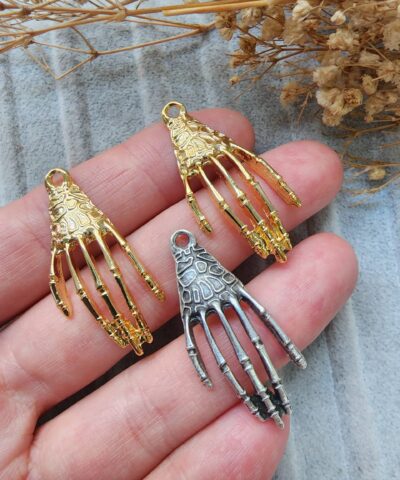 İskelet El Zamak Dokum Kolye Ucu 2 Scaled