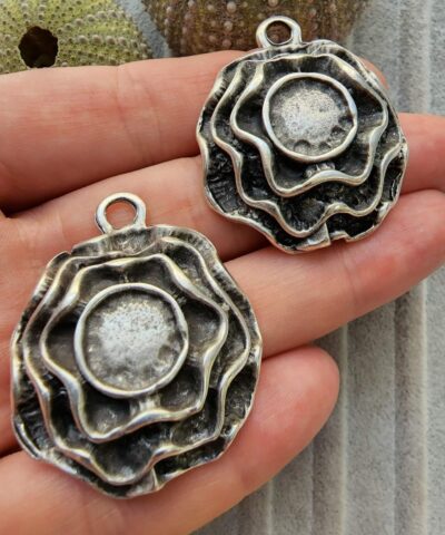 Kabartmali Gul 3d Kolye Ucu