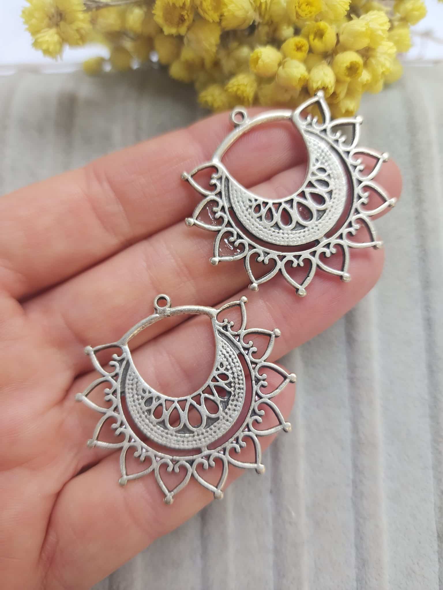 Kalpli Motif Kolye Ucu