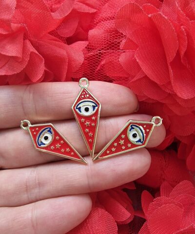 Kirmizi Piramit Goz Kolye Ucu 2