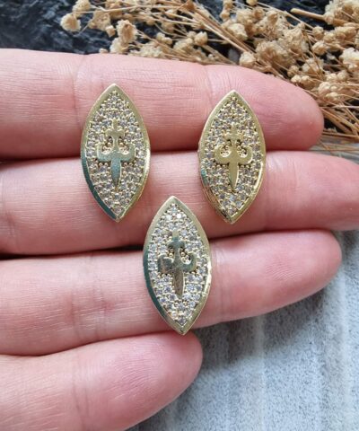 Kraliyet Armasi Zirkon Tasli Kolye Ucu