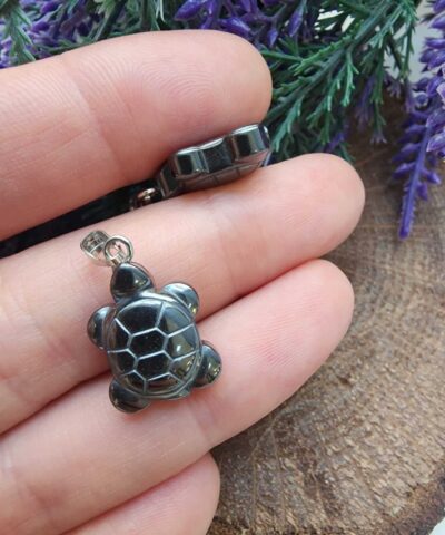 Kucuk Kaplumbaga Hematit Kolye Ucu