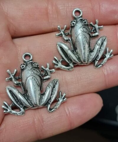 Kurbaga Zamak Dokum Kolye Ucu 3