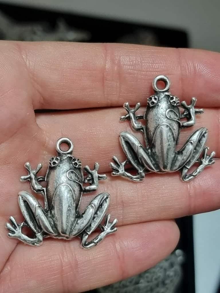 Kurbaga Zamak Dokum Kolye Ucu