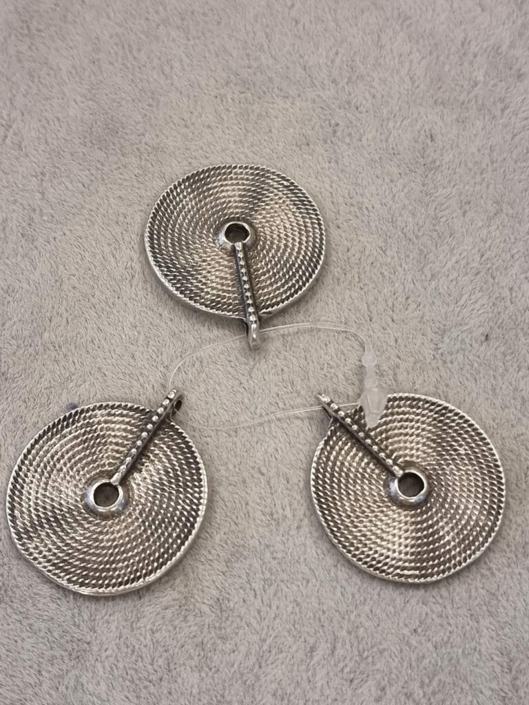 Madalyon Gumus Renk Kolye Ucu 2