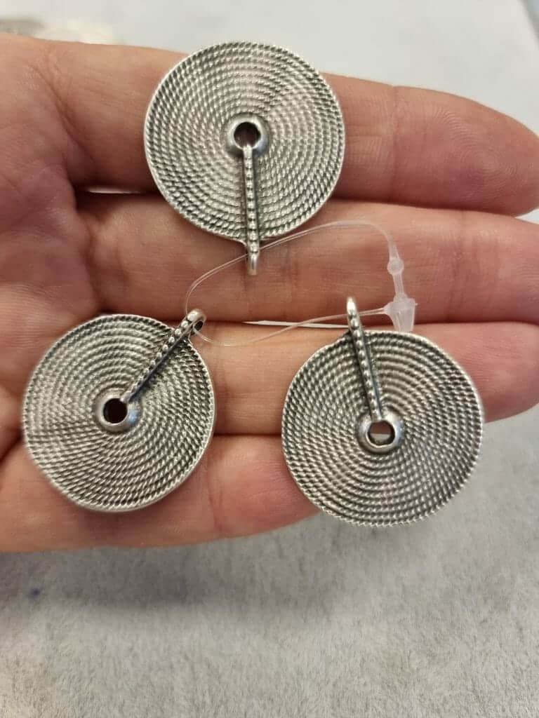 Madalyon Gumus Renk Kolye Ucu 4