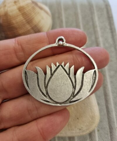 Medusa Sans Cicegi Kolye Ucu 3