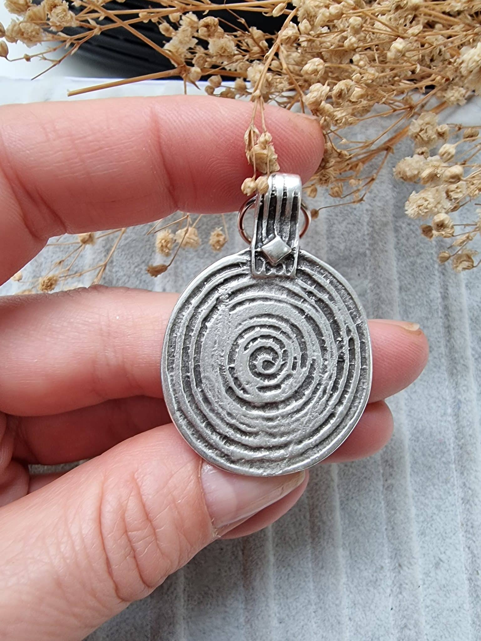 Odun Motifli Kolye Ucu