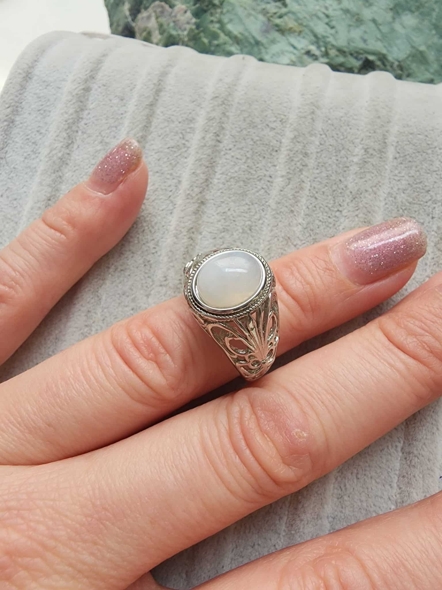 Oval Ay Taşlı Yüzük