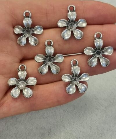 Papatya Gumus Renk Kolye Ucu 3