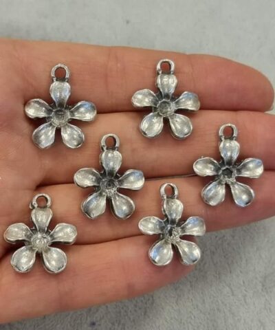 Papatya Gumus Renk Kolye Ucu 4