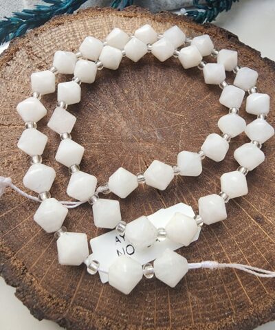 Piramit Ay Tasi Dogal Tas Aaa