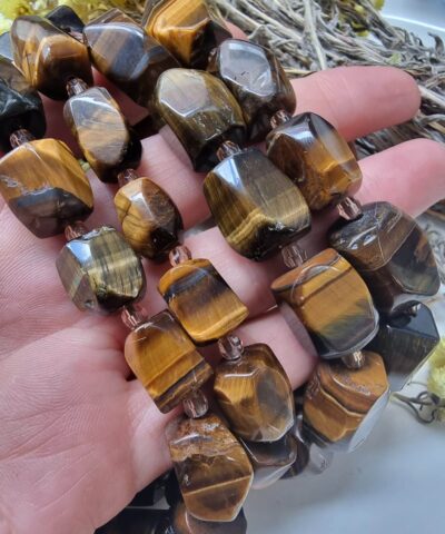 Piramit Dikdortgen Sekilli Kaplan Gozu Tasi 4