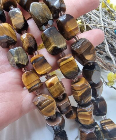 Piramit Dikdortgen Sekilli Kaplan Gozu Tasi