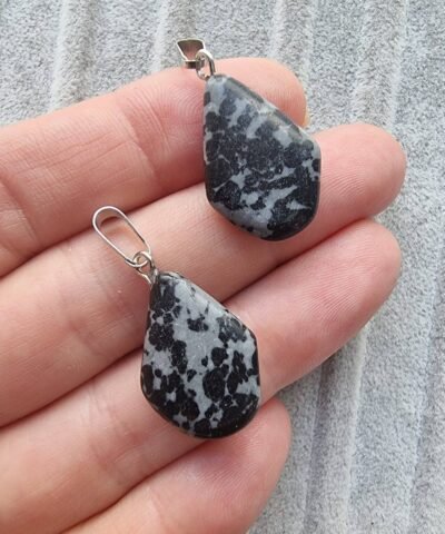 Piramit Karlı Obsidyen Taşı Kolye Ucu