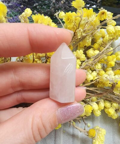 Piramit Kütle Pembe Kuvars Taşı